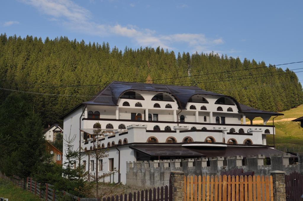 The Castle Apartment Gura Humorului Εξωτερικό φωτογραφία