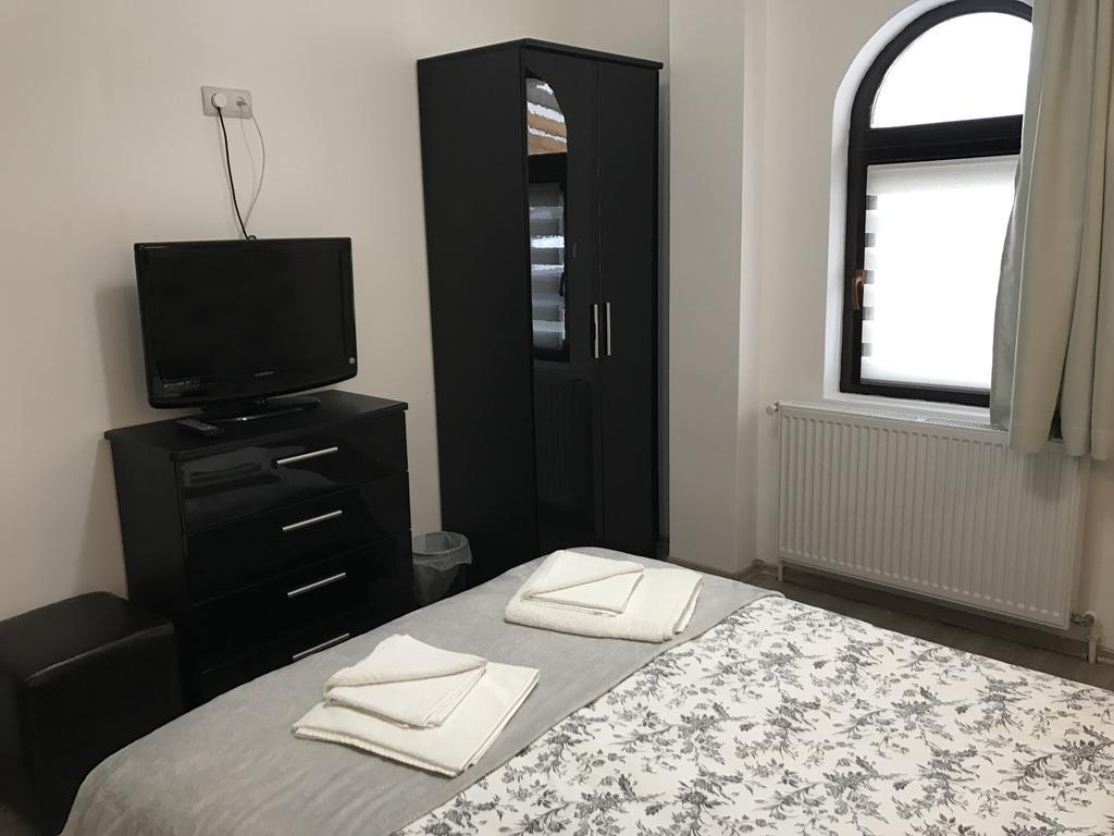 The Castle Apartment Gura Humorului Δωμάτιο φωτογραφία